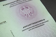 Flüchtlingen soll ein Ankunftsnachweis ausgestellt werden.