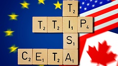 Der Bundestag debattiert über Auswirkungen von Freihandelsabkommen.