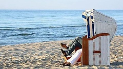 Touristen im Strandkorb