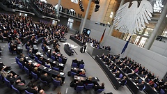 Bundespräsident Joachim Gauck spricht am Freitag (23.03.2012) im Reichstag in Berlin nach seiner Vereidigung zu Vertretern von Bundestag und Bundesrat. Gauck war von der Bundesversammlung mit großer Mehrheit als Bundespräsident gewählt worden.