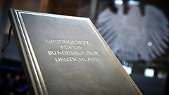 Der Artikel 111 des Grundgesetzes regelt den sogenannten Haushaltsvorgriff.