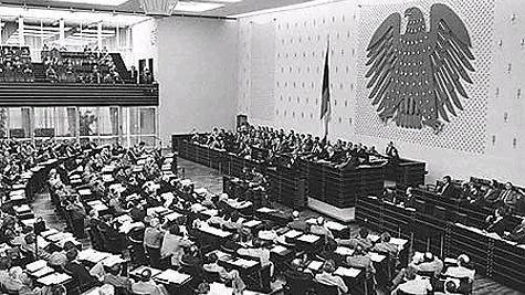 25.04.1974: Plenarsaal