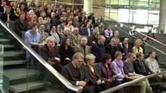 Photography: Visitors on the visitors' gallery of the plenary chamber