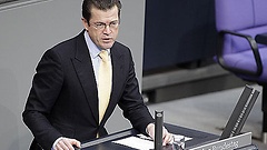 Karl-Theodor zu Guttenberg, Bundesminister der Verteidigung