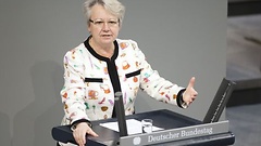 Bildungsministerin Annette Schavan eröffente die Debatte.