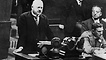 Außenminister Gustav Stresemann vor der Vollversammlung des Völkerbundes in Genf am 10. September 1926: Durch eine Politik der Verständigung und Versöhnung gelang es Stresemann (DVP), Deutschland wieder in das Staatensystem zu integrieren.