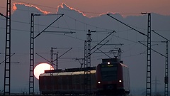 Wettbewerbsverzerrungen durch die EEG-Umlage im Bahnverkehr sind Thema im Plenum.