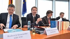 Roderich Kiesewetter, Ausschussvorsitzender Patrick Sensburg am 8. Mai