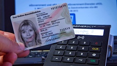 Der neue Personalausweis erleichtert die Registrierung für ein Benutzerkonto im Petitionsportal des Deutschen Bundestages.