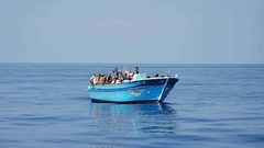 Flüchtlinge aus Afrika auf dem Weg über das Mittelmeer in die EU