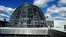 Der Wissenschaftspreis des Bundestages ist mit 10.000 Euro dotiert.