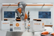 Präsentation eines Roboters auf der Hannover-Messe
