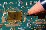 Multi-Chip-Modul zur Verarbeitung optischer und elektronischer Signale