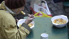 Suppenküchen sind für ältere Menschen ein letzter Ausweg.