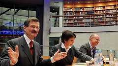 Bundestagsvizepräsident Dr. Hermann Otto Solms (FDP), Autoren Ursula Weidenfeld und Michael Sauga