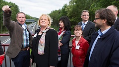 Petent Peter Kleffmann und die Abgeordneten Stefanie Vogelsang, Angelika Krüger-Leißner, Sabine Stüber, Michael Groß