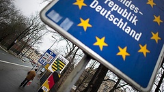 Schild an der Grenze zur Bundesrepublik Deutschland