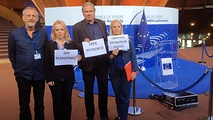 Matjaž Hanžek (Abgeordneter aus Slowenien),Anwältin Ana Ursachi, Andrej Hunko und Petrenko-Ehefrau Lilia in der Parlamentarischen Versammlung des Europarats