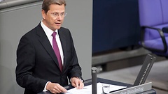Außenminister Dr. Guido Westerwelle (FDP) bei der Regierungserklärung