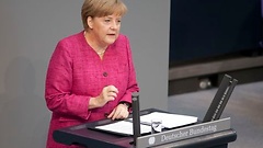 Bundeskanzlerin Merkel hält eine Regierungserklärung.