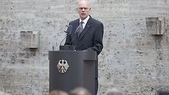 Bundestagspräsident Lammert hält Rede in Gedenkstätte Plötzensee