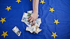 Europafahne und Geld