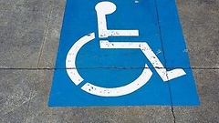 Parkplatz für mobil Behinderte