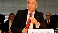 Axel E. Fischer (CDU/CSU) ist seit Mai 2010 Vorsitzender der Enquete Kommission