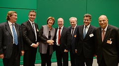 Gäste bei Bundetagsvizepräsidentin Ulla Schmidt (Mitte): von links Hugh Dykes, Angus MacNeil, Paul Farrelly, Andy Love, Alok Sharma, Swraj Paul.