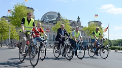 Gero Storjohann (CDU/CSU), Matthias Gastel (Bündnis 90/Die Grünen), Staatssekretär Norbert Barthle, Stefan Zierke (SPD), Matthias Schmidt (SPD) vor dem Start