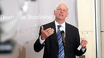 Video Lammert begr&uuml;&szlig;t Klarstellungen im Karlsruher Urteil