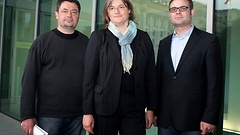 Tim B. Müller (r), Prof. Dr. Gabriele Metzler und Künstler Lutz Dammbeck