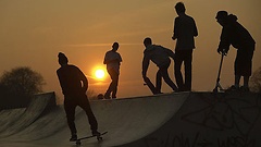 Skatepark in der Dämmerung