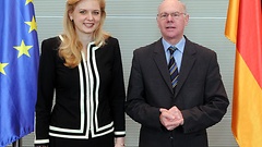 Bundestagspräsident Lammert empfängt rumänische Amtskollegin, Roberta A. Anastase.