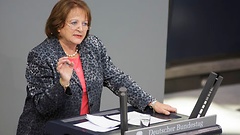 Sabine Leutheusser-Schnarrenberger spricht im Bundestag.