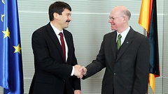 Norbert Lammert (rechts) und Ungarns Staatspräsident Janós Áder