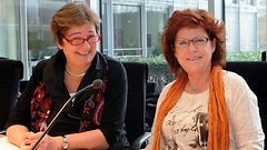 Dr. Dorothea Rüland (links) und Ulla Burchardt