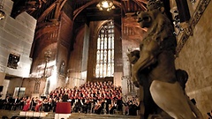 Der britische Parlamentschor und die Musikgemeinschaft des Bundestages beim gemeinsamen Auftritt in Westminster Hall, London.