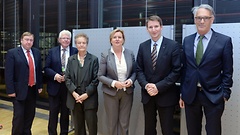 Die Diskutanten: André Hahn, Heinrich Oberreuter, Herta Däubler-Gmelin, Eva Högl, Patrick Sensburg und Günter Heiß (von links)